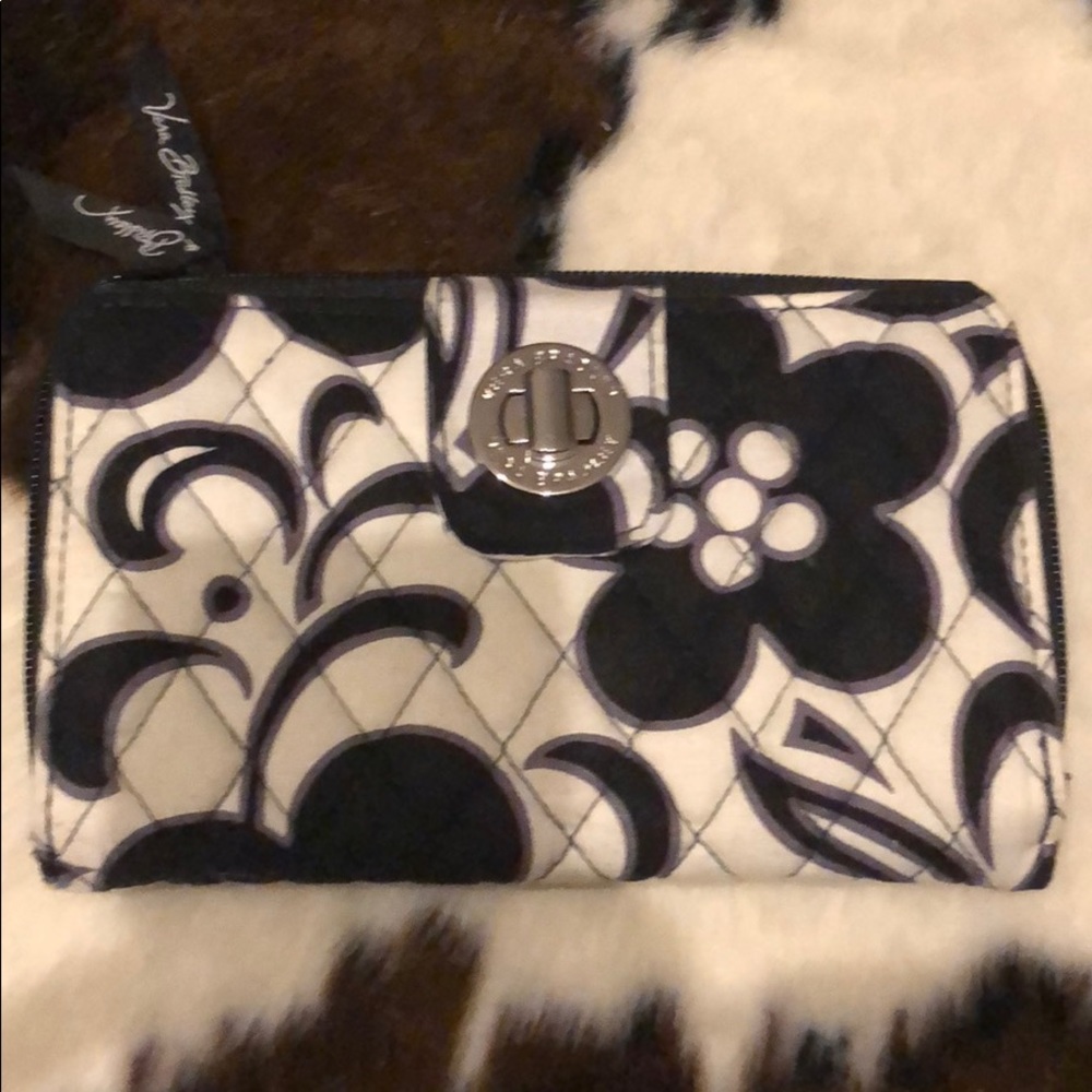 Vera Bradley never carried wallet